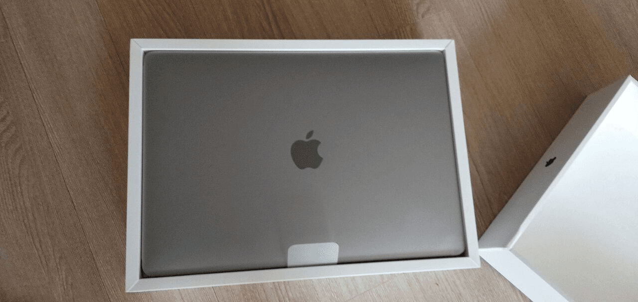 MacBook Air M2 (2023)