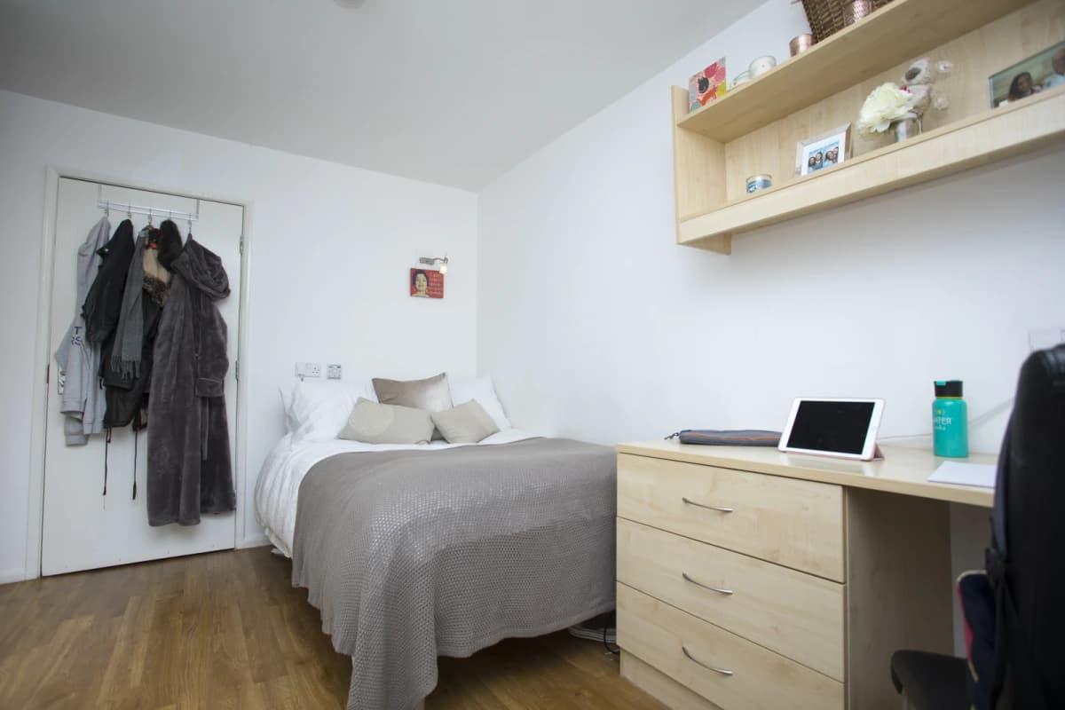 Manchester House image 3