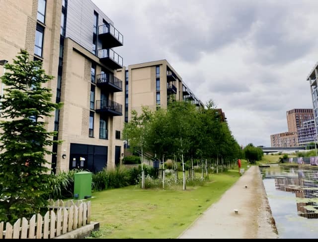 Middlewood Locks image 4