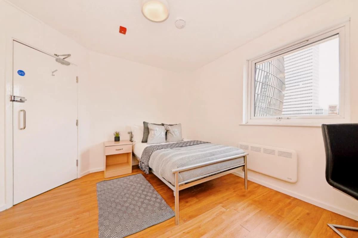 Manchester Court image 3