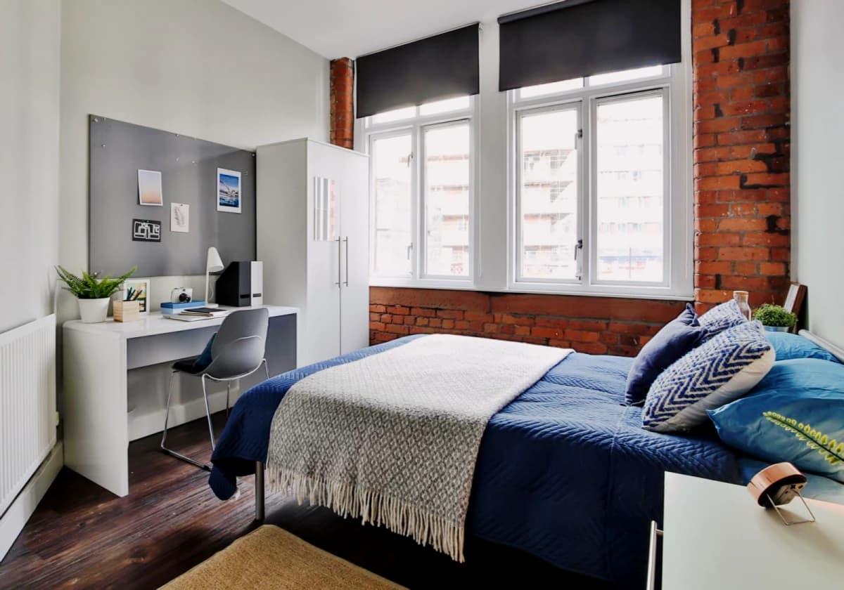 iQ Hollingworth House image