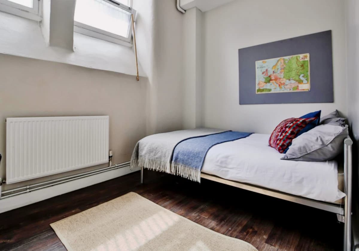 iQ Hollingworth House image