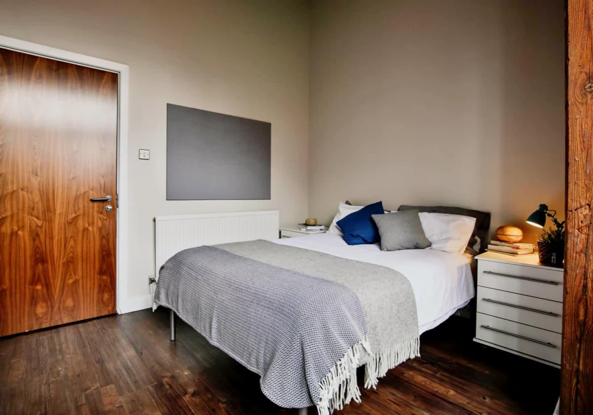 iQ Hollingworth House image