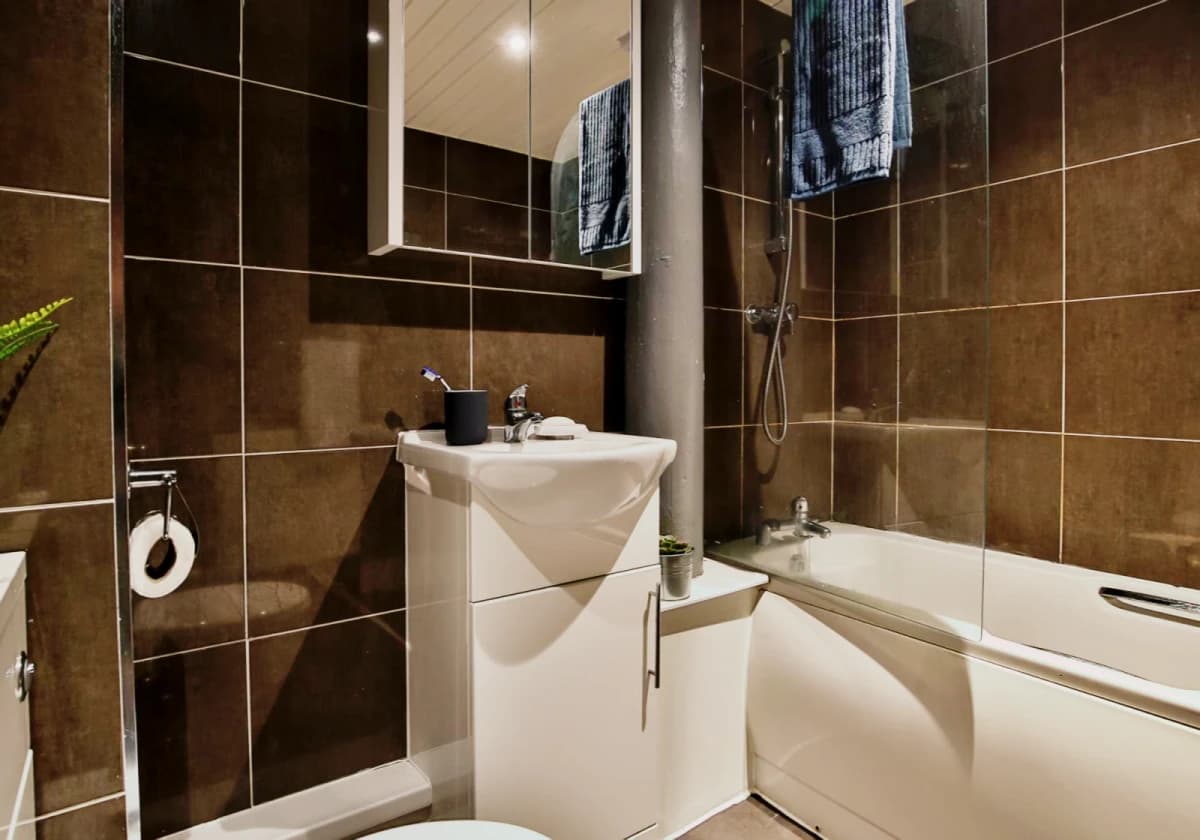 iQ Hollingworth House image