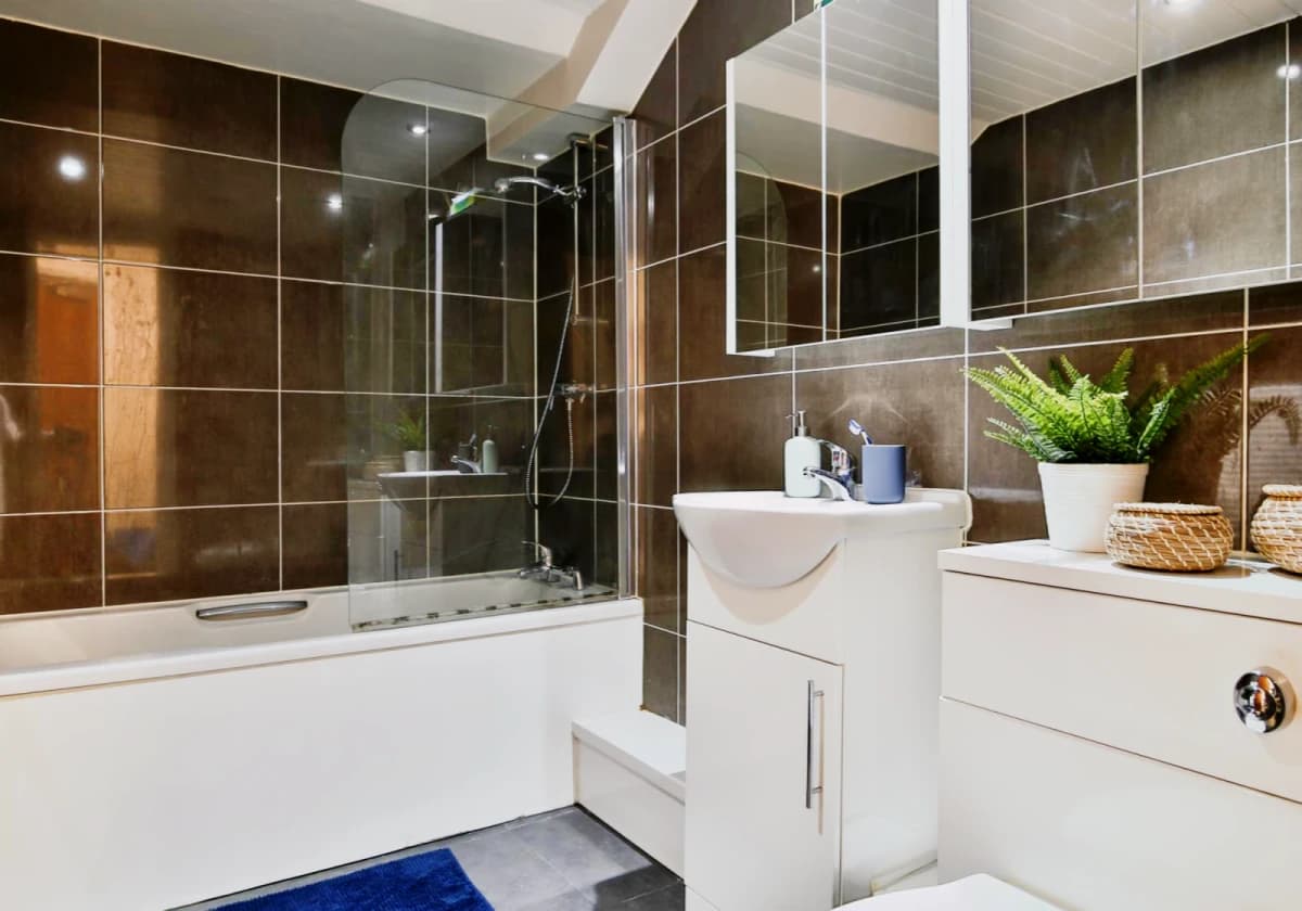 iQ Hollingworth House image