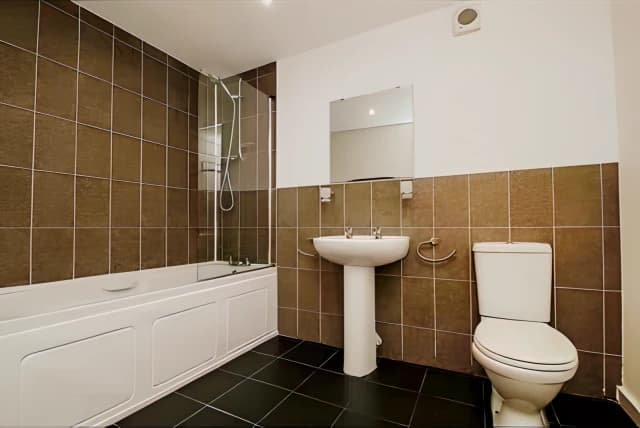 3 bed 2 bath