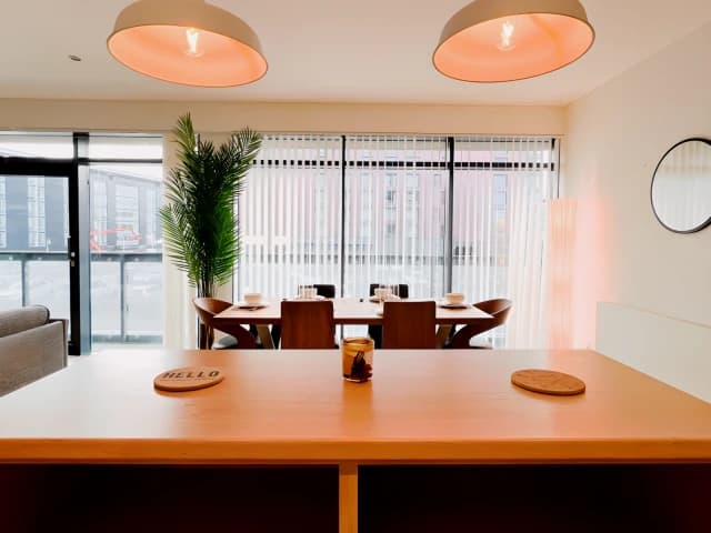 Lovely Spacious 2 bed Apartment with Hydro Views image