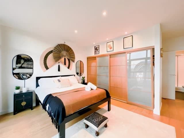 Lovely 2 Bedroom Duplex Apartment with Hydro Views