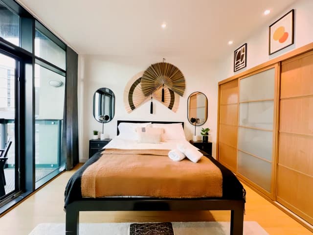 Lovely 2 Bedroom Duplex Apartment with Hydro Views image