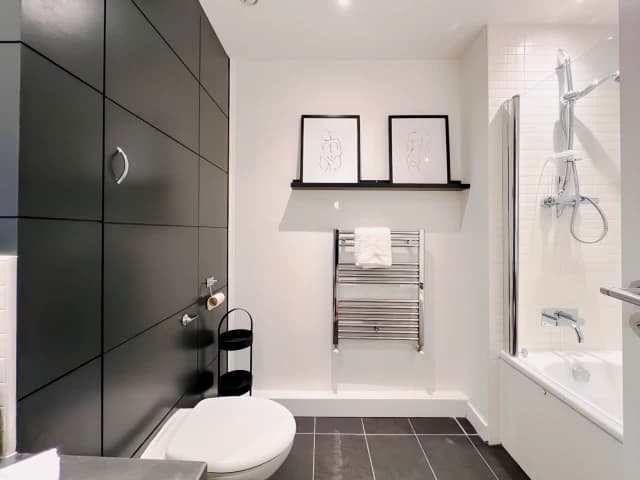 Lovely 2 Bedroom Duplex Apartment with Hydro Views image