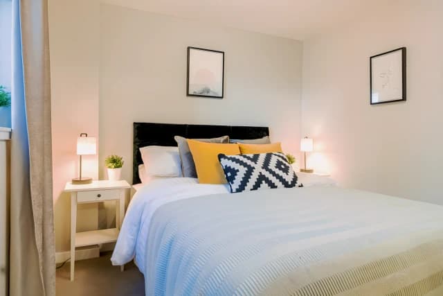 Luxury Riverview City Centre Apartment image