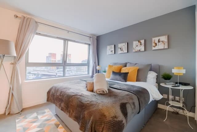 Luxury Riverview City Centre Apartment 2 image 5