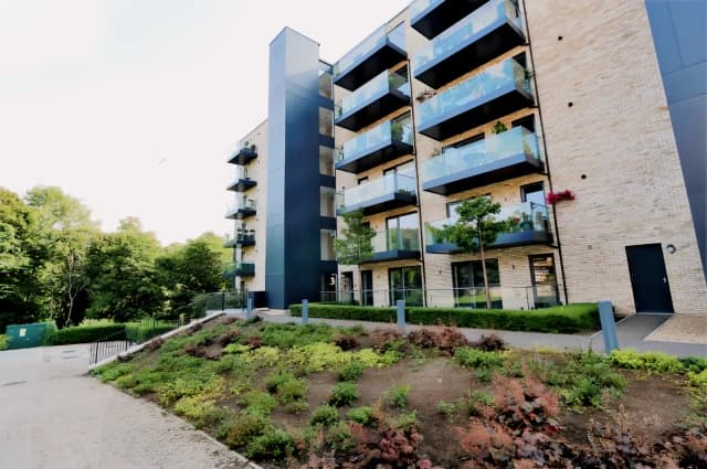Hamilton Gardens, G12 8BD