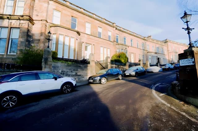 Cleveden Crescent, G12 0PB