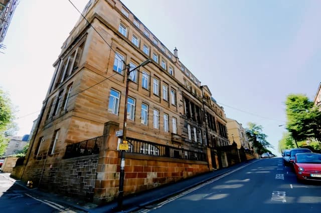 Cecil Street, The School House, G12 8RL