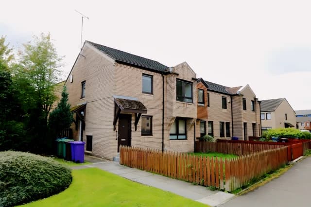Milnpark Gardens, Kinning Park G41 1DN
