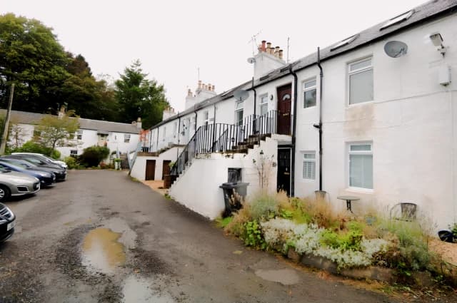 Wood Place, G63 9HZ