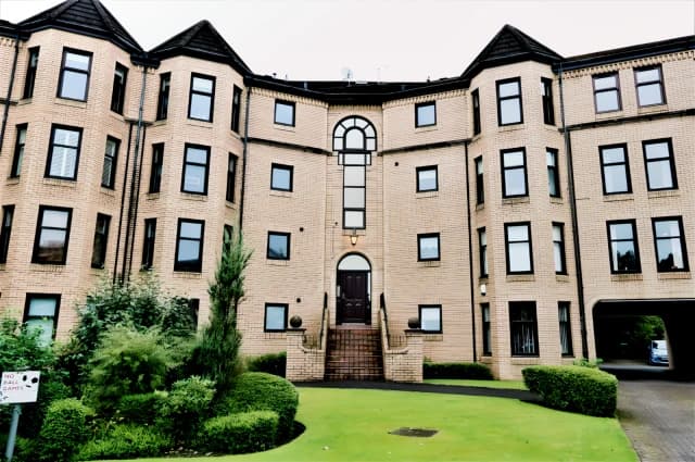 Hughenden Gardens, Hyndland G12 9XZ