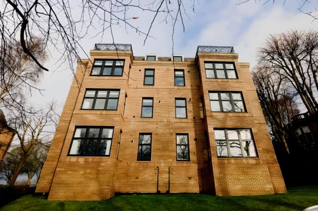 Beaconsfield Road, G12 0NN
