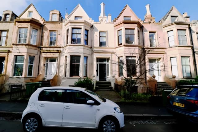 Cecil Street, Hillhead G12 8RJ