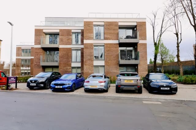 Eastwoodhill Grove, G46 6BB