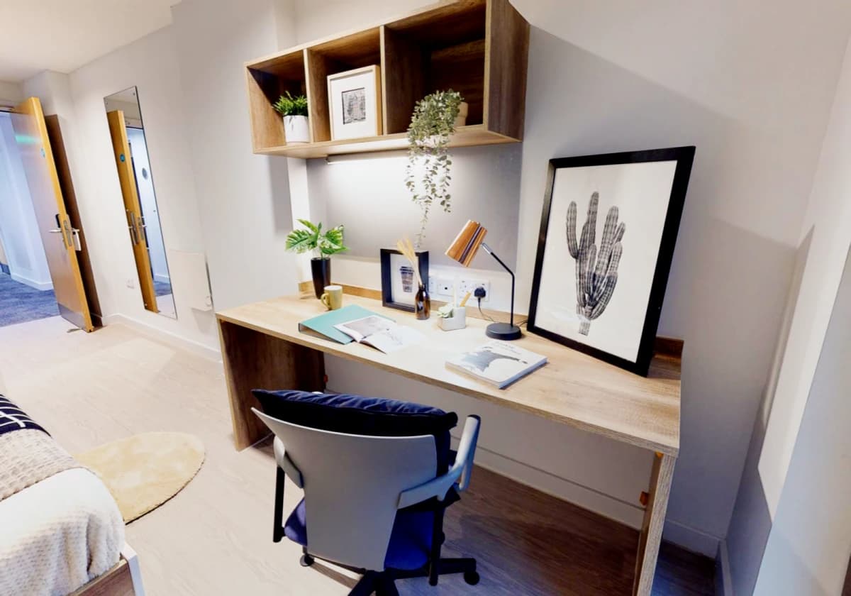 iQ Elgin Place image