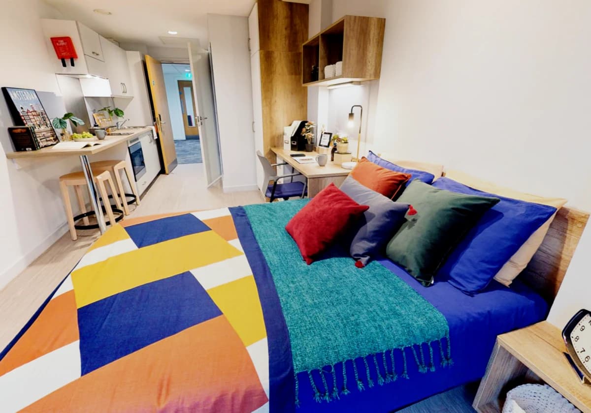 iQ Elgin Place image