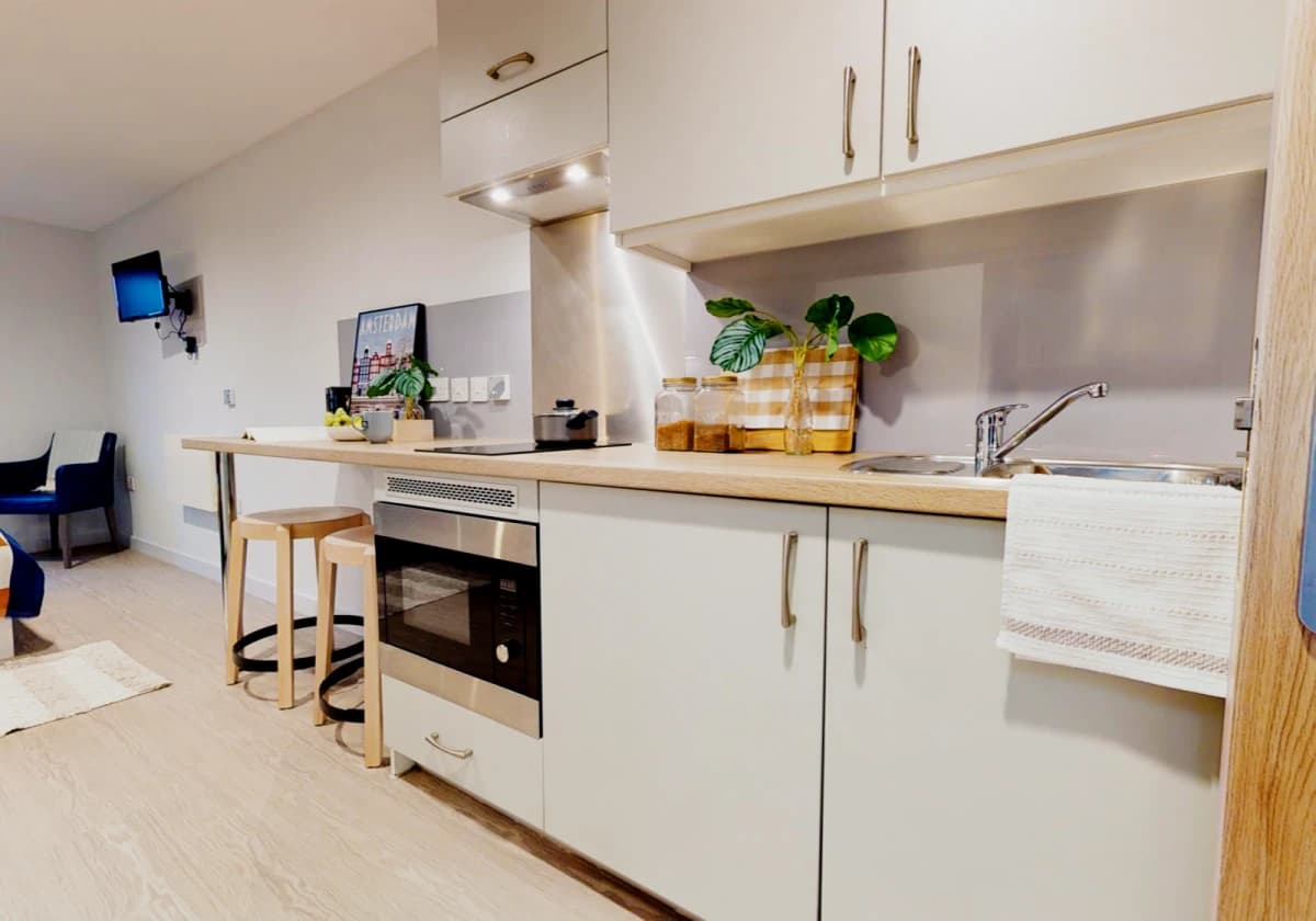 iQ Elgin Place image