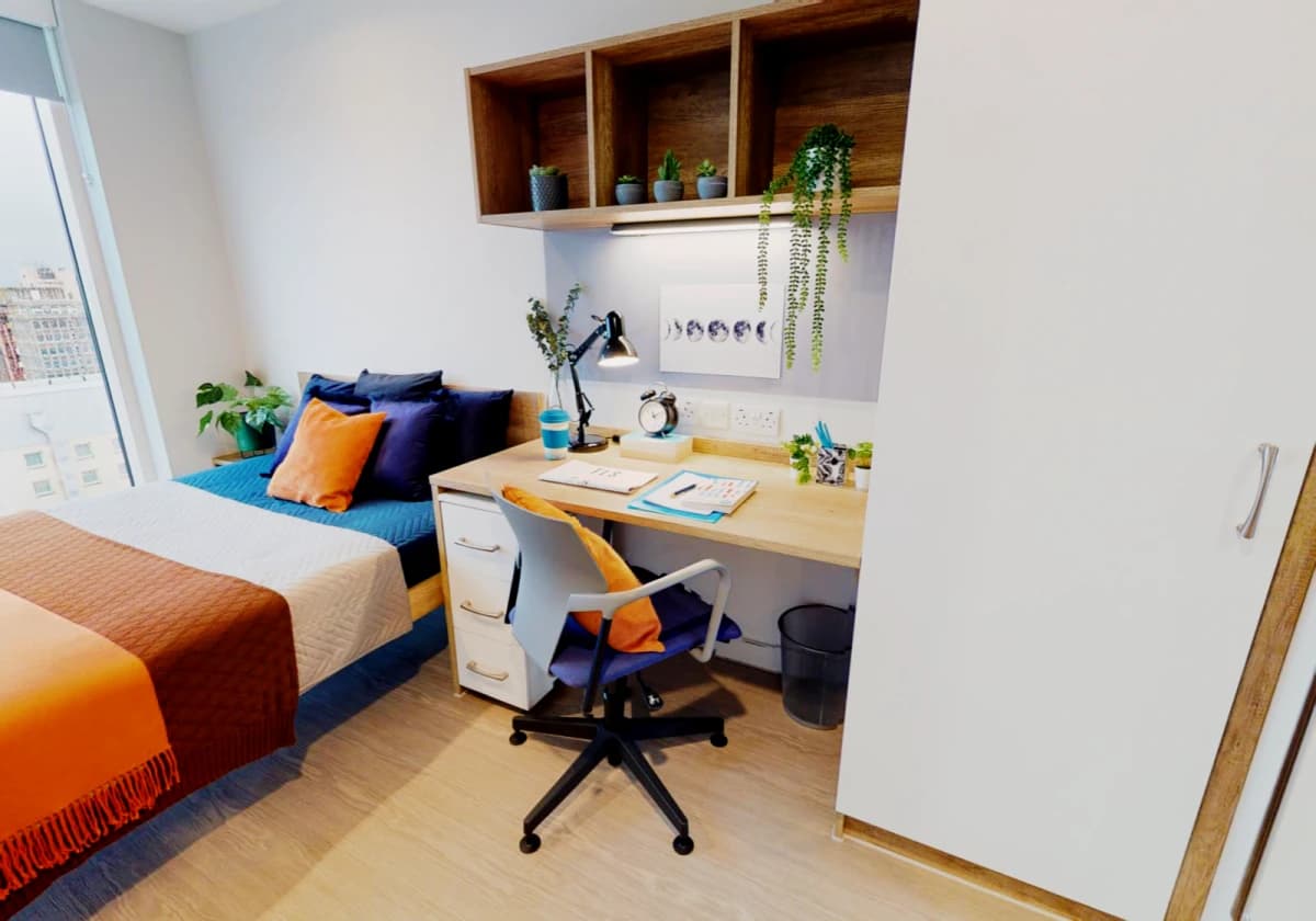 iQ Elgin Place image