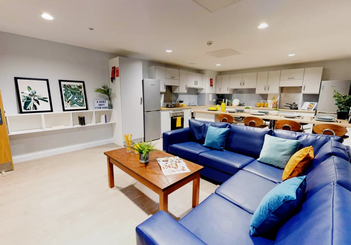 iQ Elgin Place image
