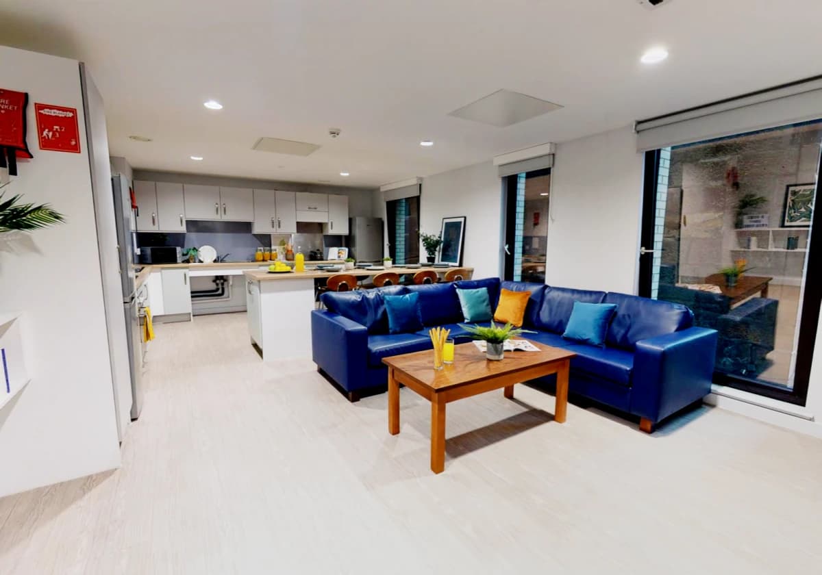 iQ Elgin Place image