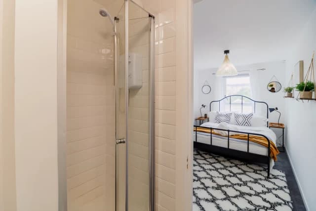 2 bedroom 2 bathroom