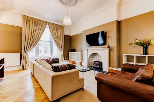 5Bedrooms, 2Bathrooms