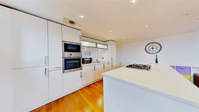 2Bedrooms, 2Bathrooms