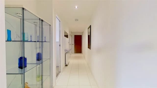 2Bedrooms, 2Bathrooms