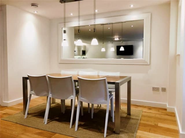 2Bedrooms, 1Bathrooms