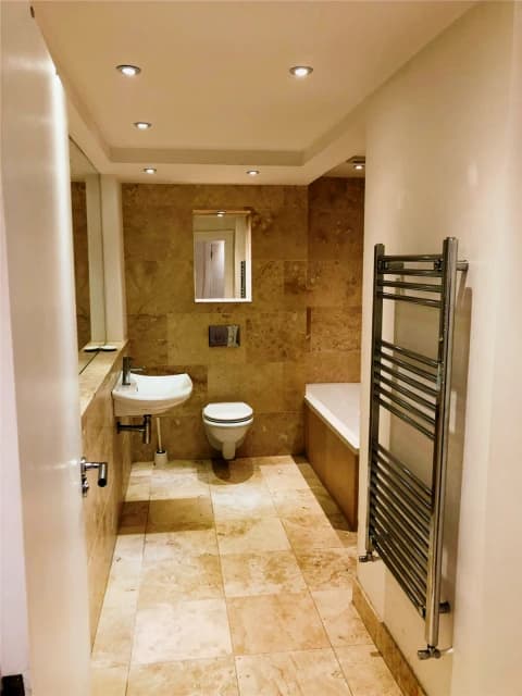 2Bedrooms, 1Bathrooms