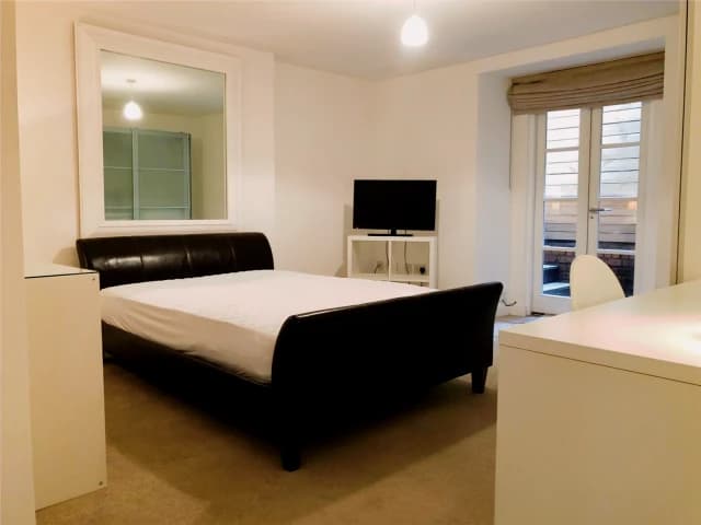 2Bedrooms, 1Bathrooms