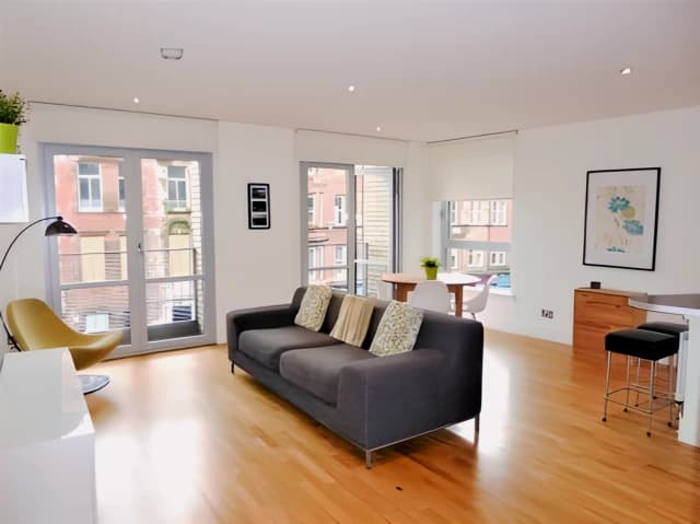 2Bedrooms, 2Bathrooms