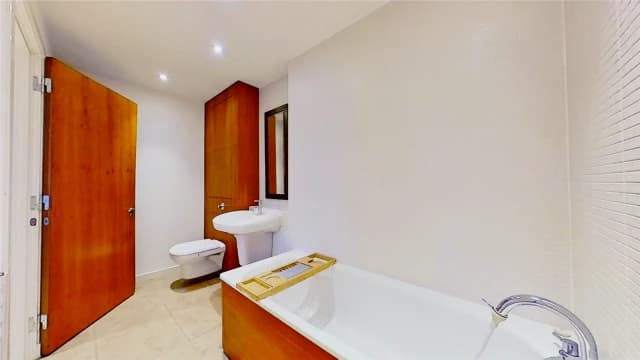 2Bedrooms, 2Bathrooms