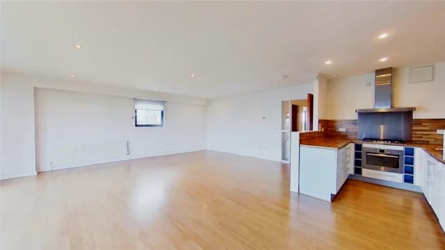 2Bedrooms, 2Bathrooms