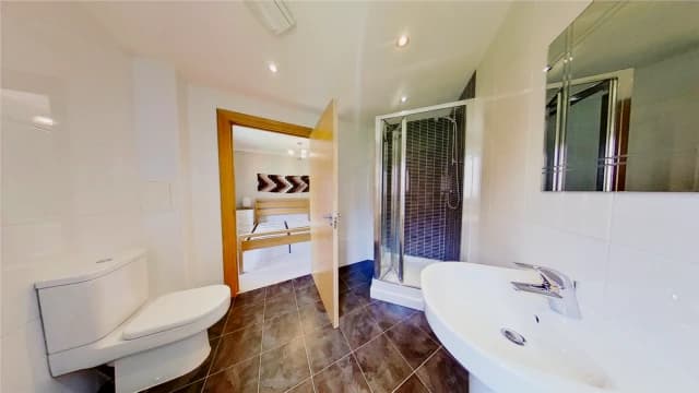 2Bedrooms, 2Bathrooms