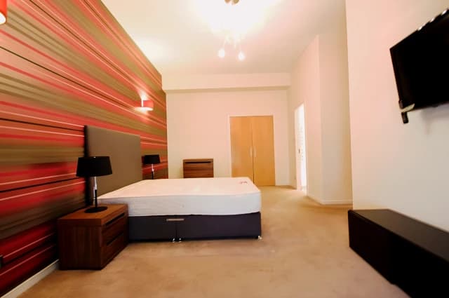 2Bedrooms, 2Bathrooms