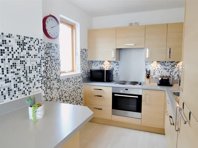 2Bedrooms, 2Bathrooms