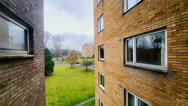 2Bedrooms, 1Bathrooms