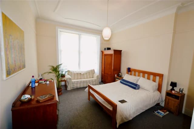 2Bedrooms, 1Bathrooms