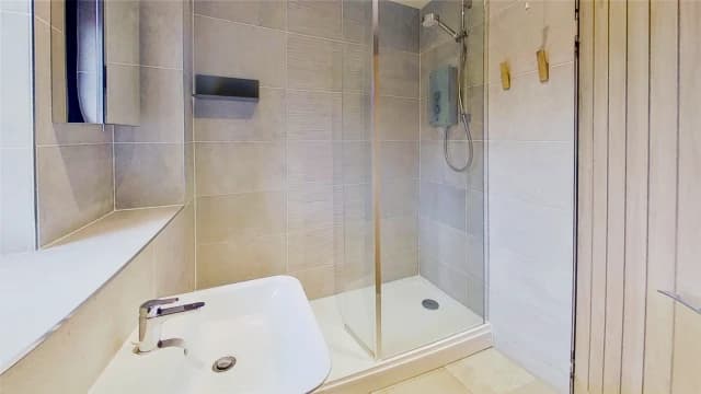1Bedrooms, 1Bathrooms