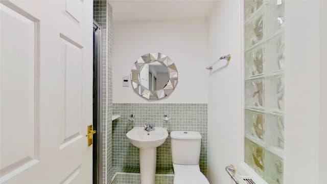 2Bedrooms, 1Bathrooms