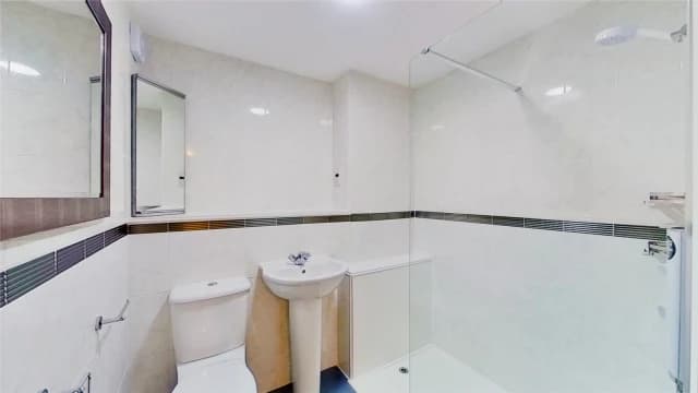 2Bedrooms, 1Bathrooms