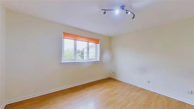 2Bedrooms, 1Bathrooms